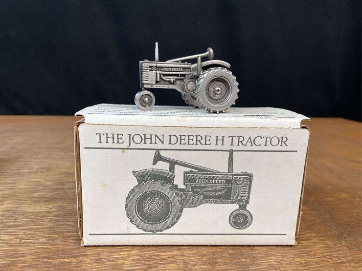 john-deere-b-image-2