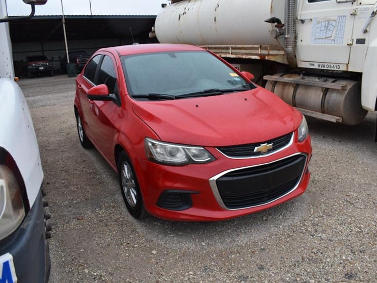 2017-chevrolet-sonic-lt-car-(vin-#-1g1jd5sh2h4118881)-(showing-appx-141,282-image-2