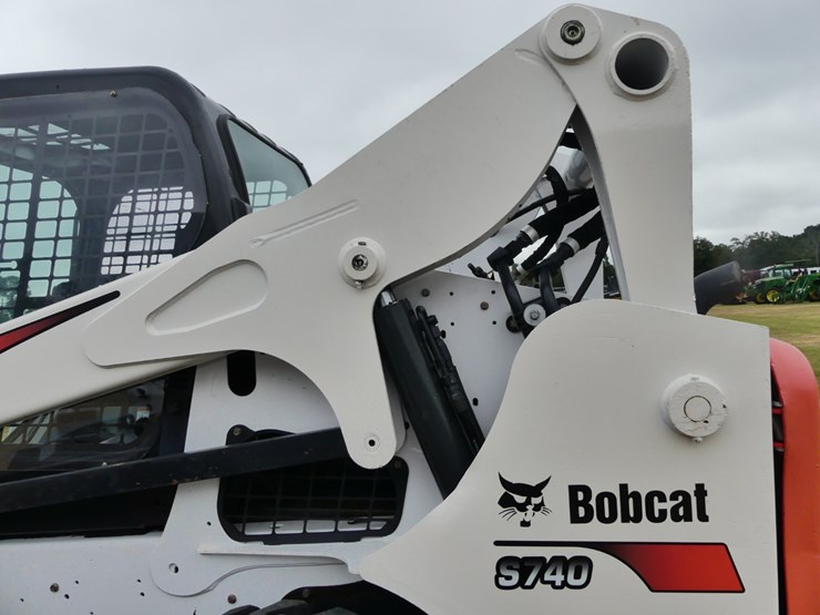 2021-bobcat-s740-image-8