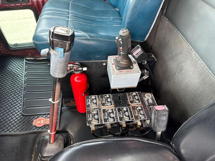 1995-kenworth-t800-image-22