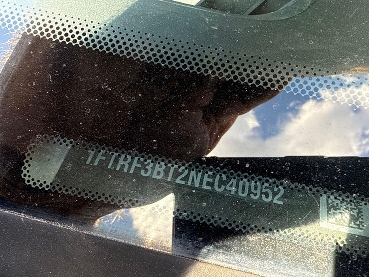 2022-ford-f350-image-16