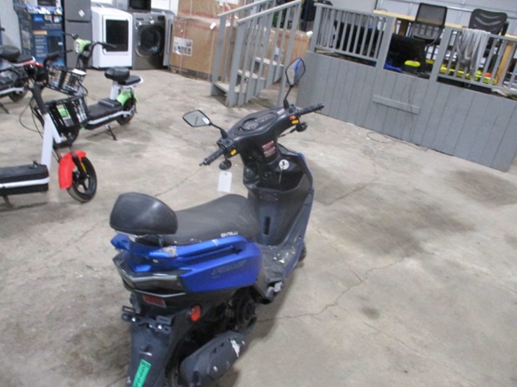 #3641-•-scooter-image-8