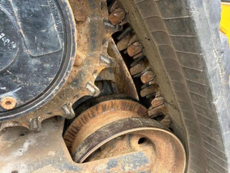 deere-331g-image-42