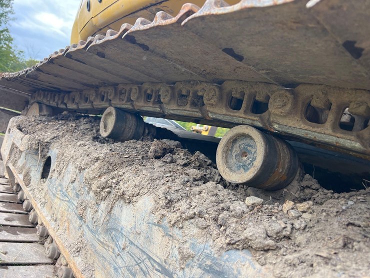 2017-komatsu-pc138-image-10
