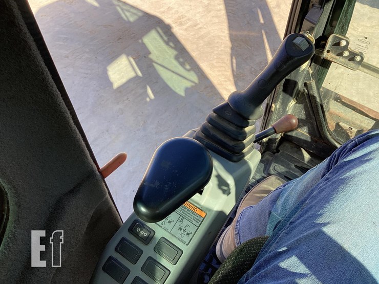 2015-bobcat-e32-image-35