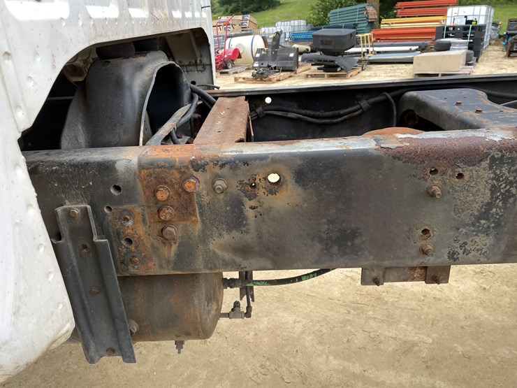 2001-ford-f750-image-36