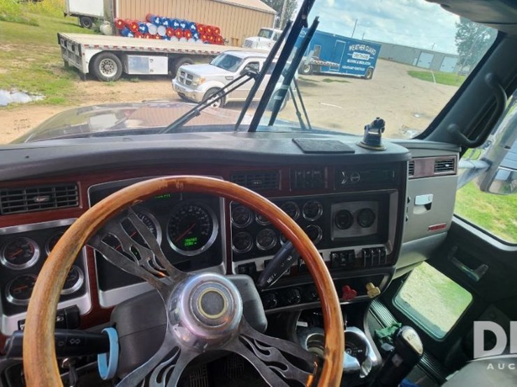 2008-kenworth-t660-image-25