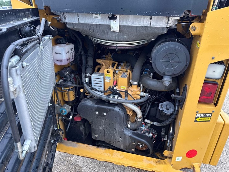 caterpillar-262d3-image-11