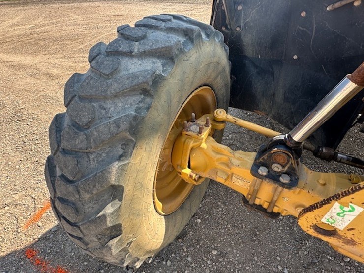 2005-caterpillar-th360b-image-29