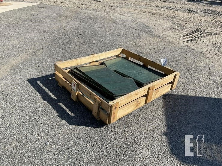 pallet-of-bobcat-g-series-side-glass-image-3