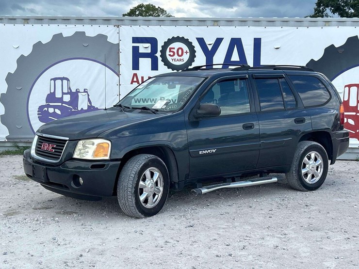 2004-gmc-envoy-image-1
