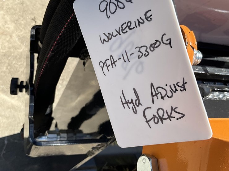 wolverine-pfa-11-3300g-skid-steer-hydraulic-pallet-forks-image-2