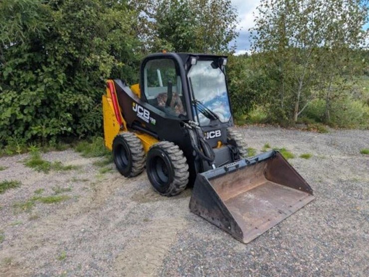 2012-jcb-135-image-1
