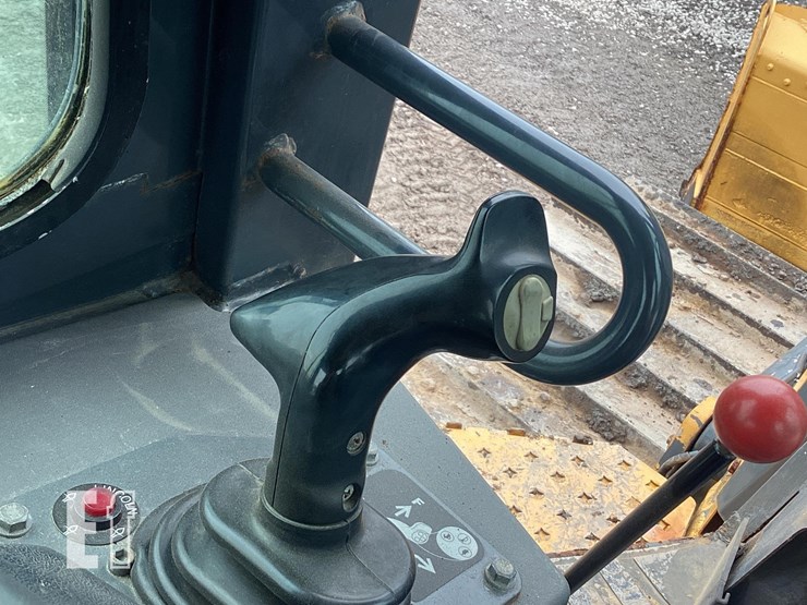 2018-deere-700k-lgp-image-19