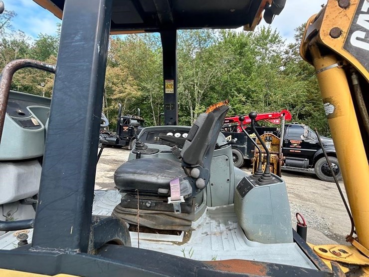 2006-caterpillar-416d-image-17