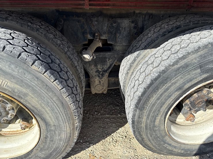 ford-l8000-image-12