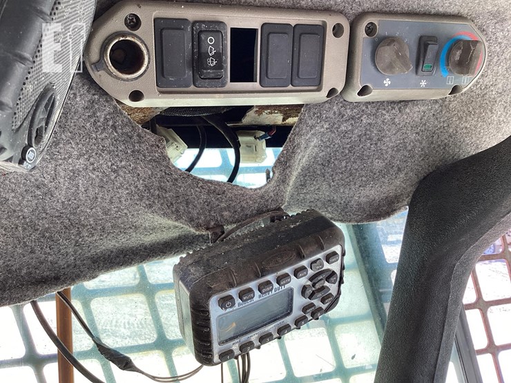 2003-bobcat-t190-image-26