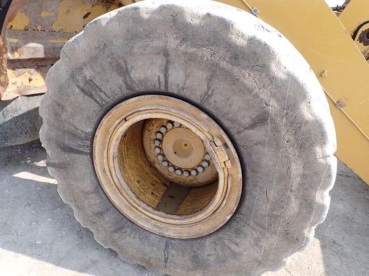 2014-caterpillar-950k-image-90