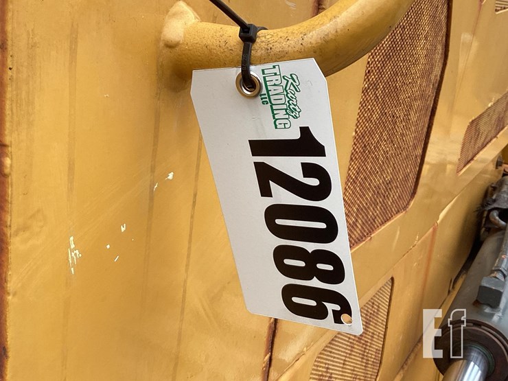 2018-deere-700k-lgp-image-21