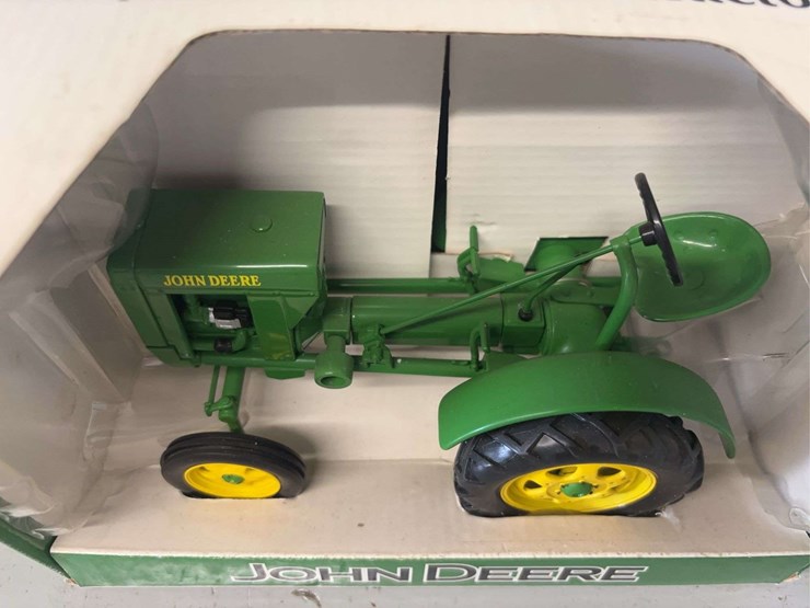 john-deere-16-image-18