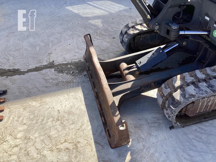 2015-bobcat-e32-image-27