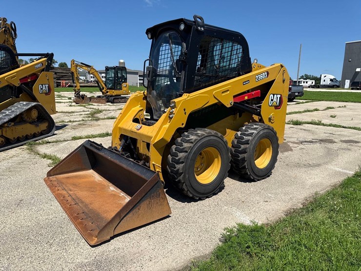 2022-caterpillar-236d3-image-2