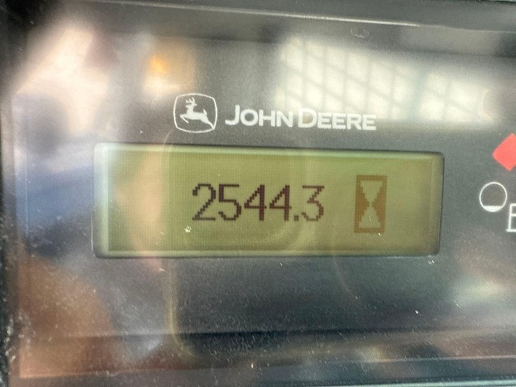 2020-deere-324g-image-15