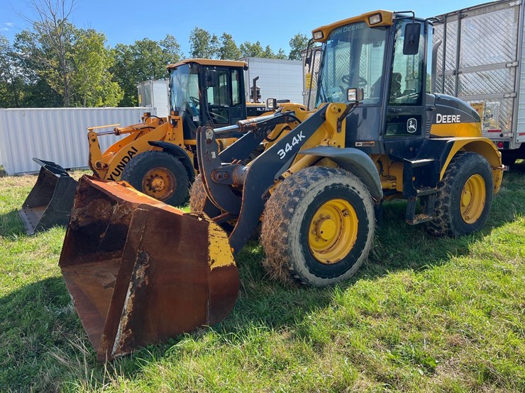 2015-deere-344k-image-2