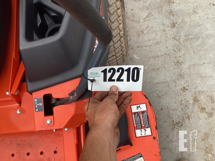 2017-kubota-z724x-image-17