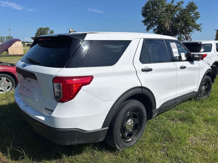 2023-ford-explorer-image-3