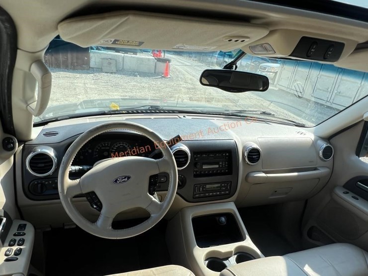 2003-ford-explorer-eddie-bauer-image-24