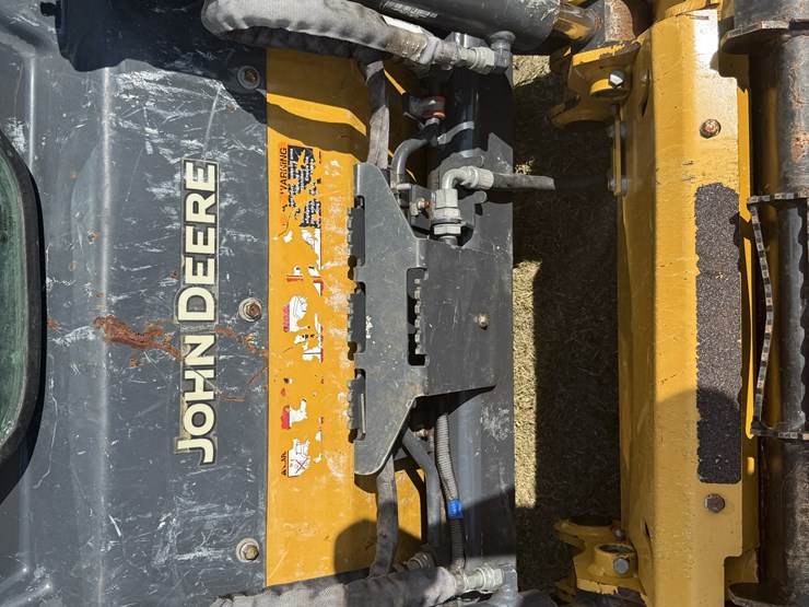 2024-deere-317g-image-11