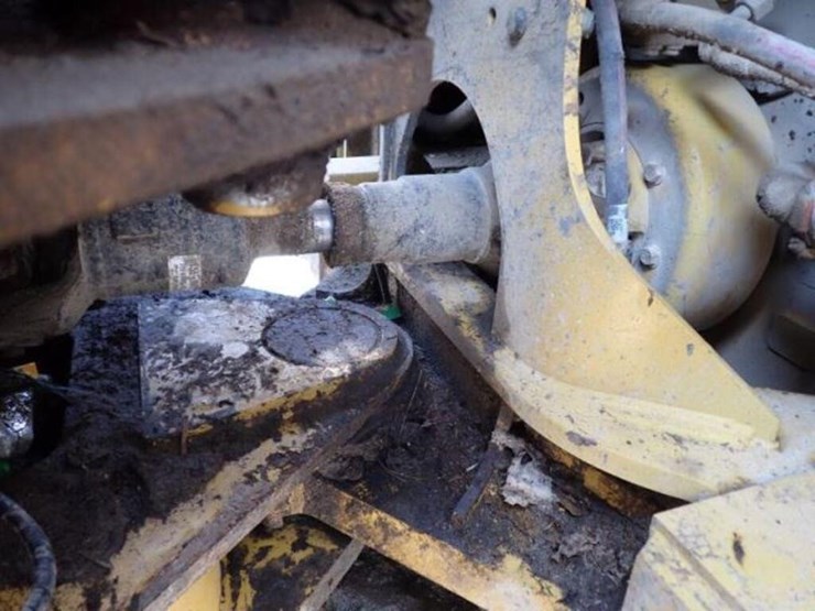 2014-caterpillar-950k-image-50