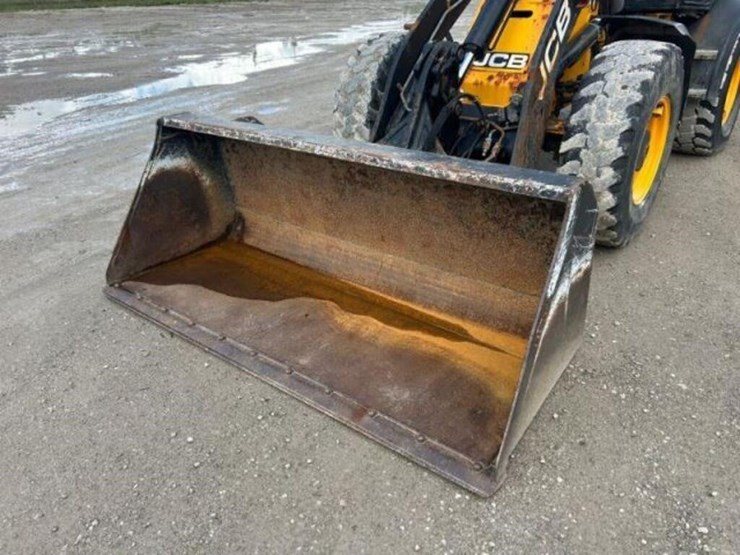 2019-jcb-409-image-33