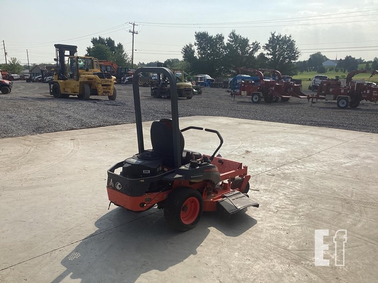 2014-kubota-z122r-image-4