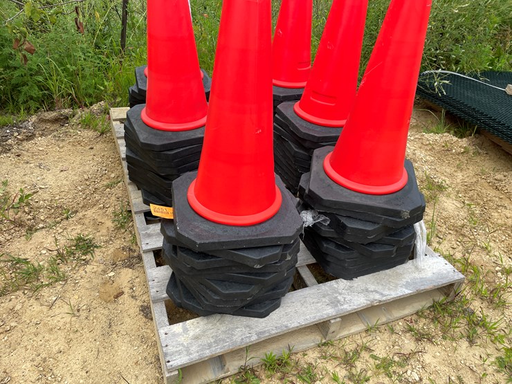 #2451-•-kj-new-(60)-traffic-cones-image-5