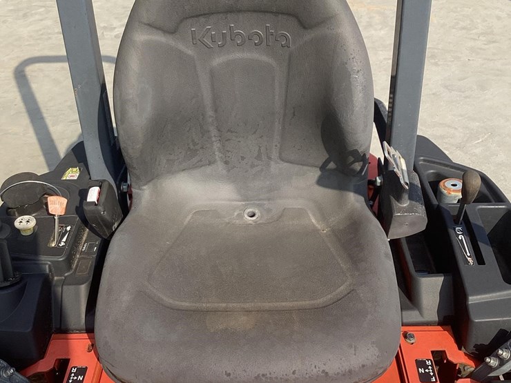 2014-kubota-z122r-image-11