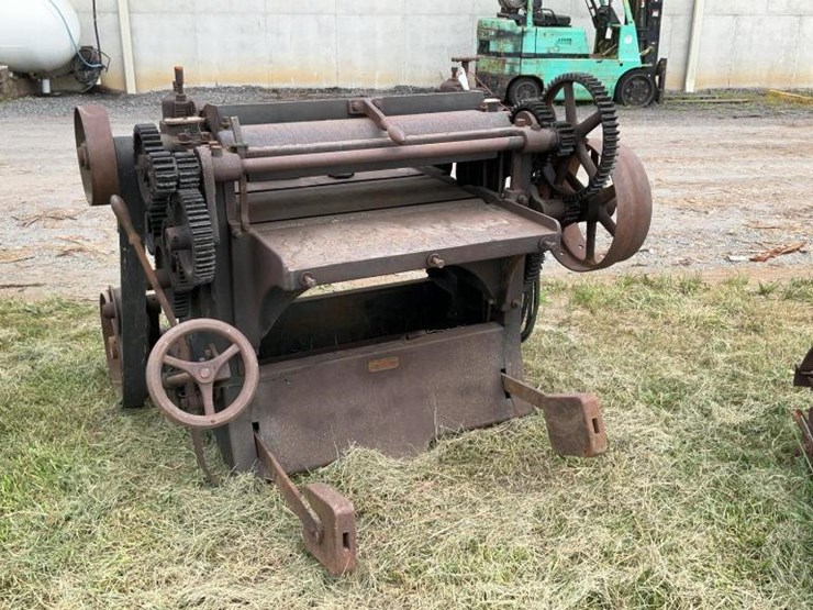 #260-•-w.d.-matthews-planer-image-1