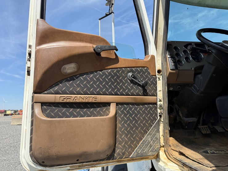 #11-•-#5197-•-2008-mack-granite-t/a-daycab-dump-truck-1m2ax04c68m003392-image-91