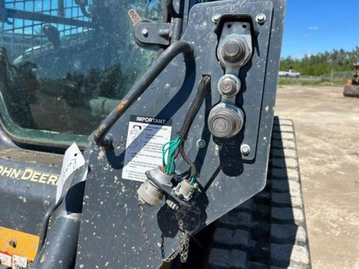 2022-deere-325g-image-31