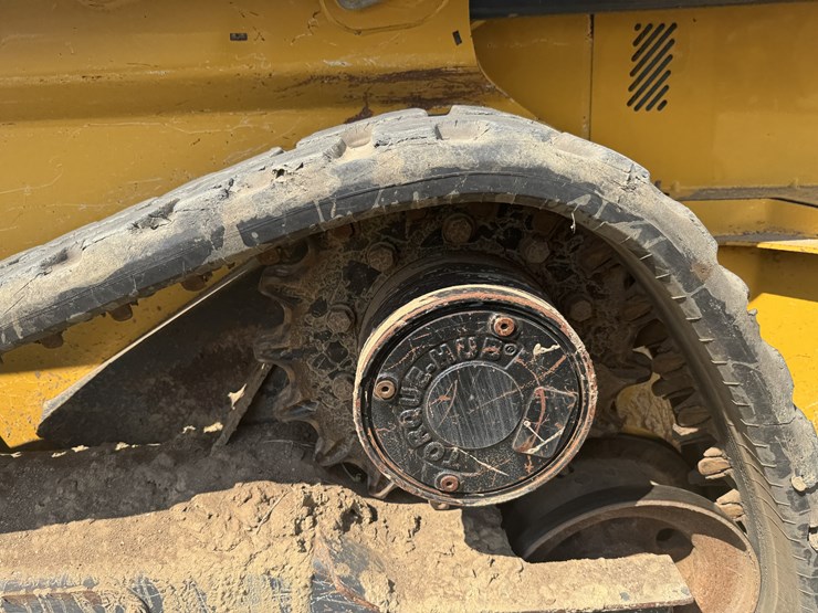 deere-325g-image-10