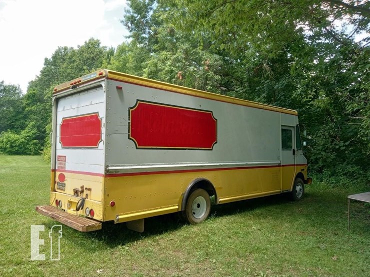 1999-chevrolet-p30-image-2
