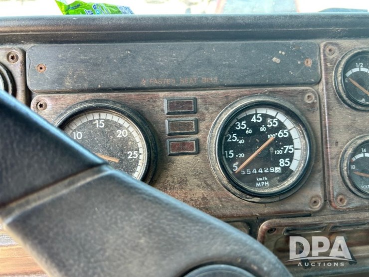1998-freightliner-day-cab-truck-(cp0657,-unit-28648)-image-40