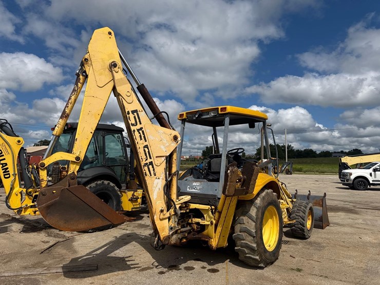 new-holland-555e-image-4