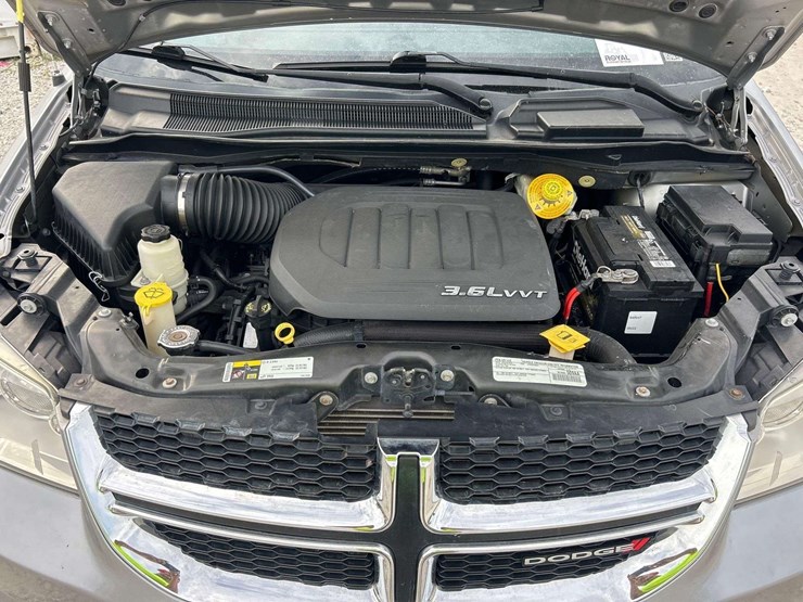2016-dodge-caravan-image-5