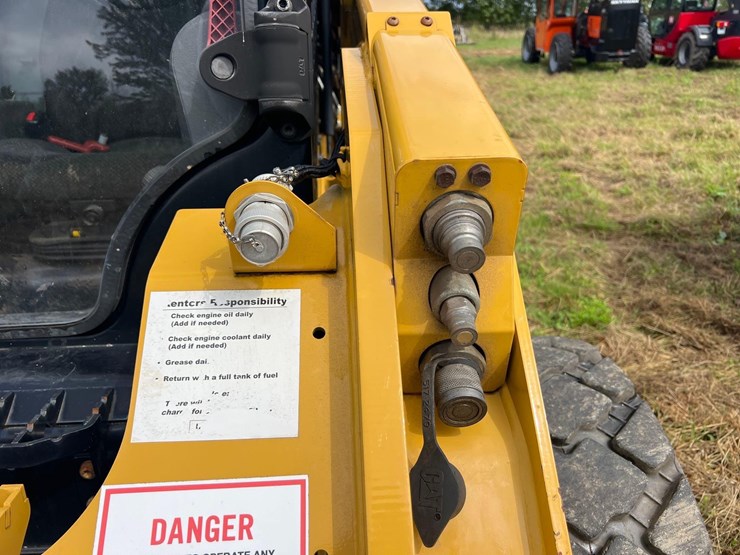 caterpillar-262d-image-10