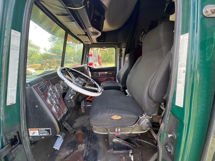 2016-western-star-4900sf-image-21
