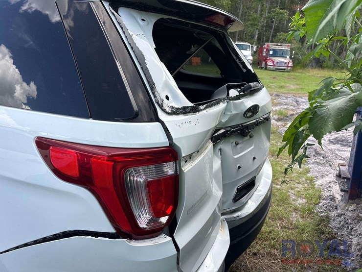 2017-ford-explorer-image-5