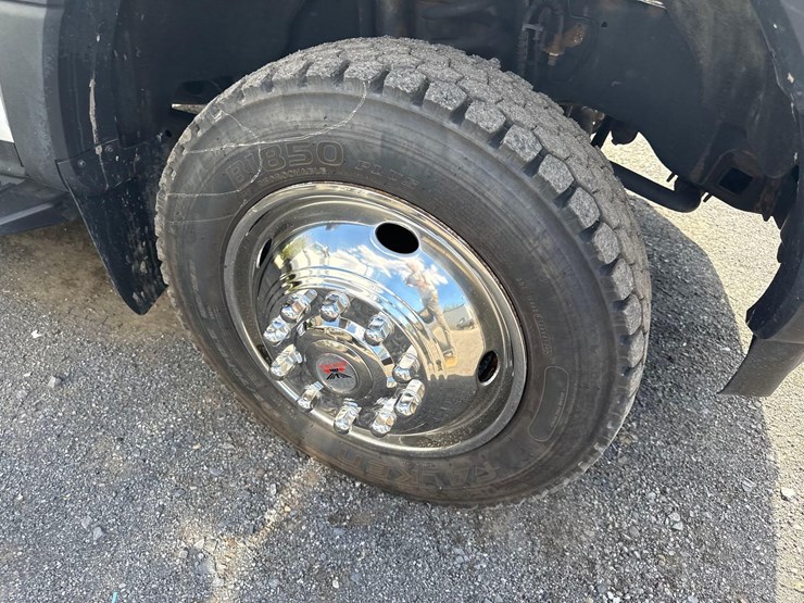 2018-ford-f550-xl-image-11