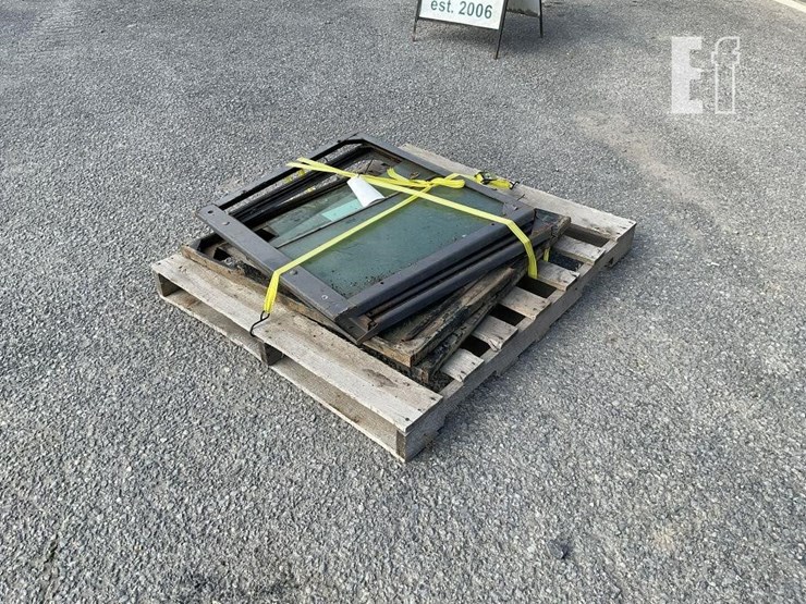 pallet-of-new-holland-lx-series-side-glass-image-1